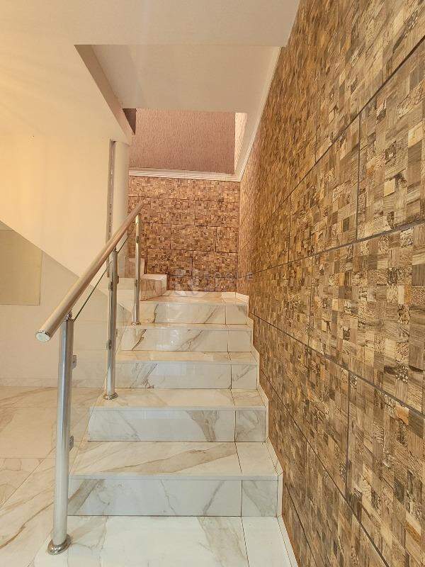 Casa Residencial para aluguel no bairro Parque Residencial Santa Eulália: Escada De Acesso Superior 