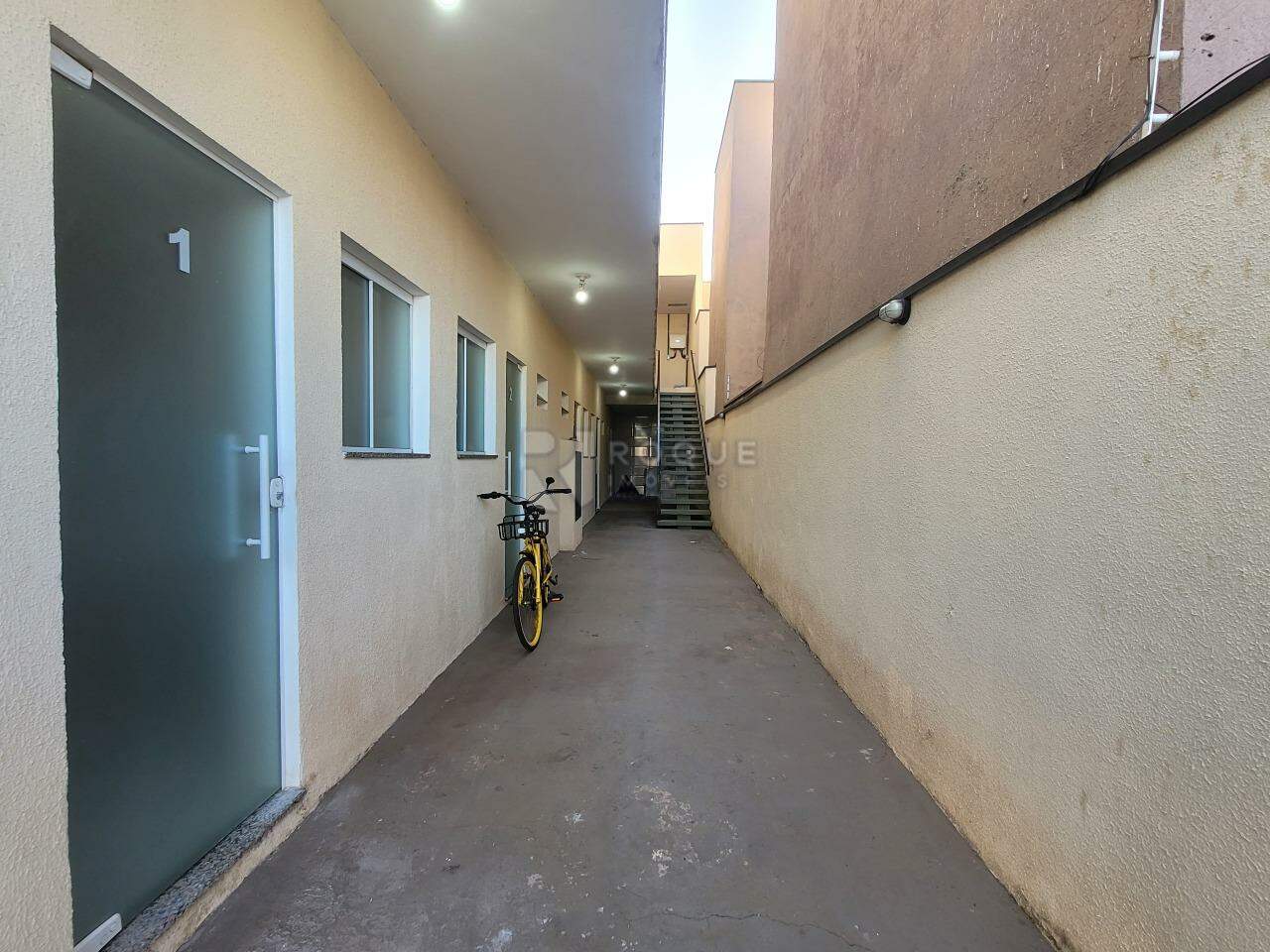 Kitnet para aluguel no bairro Jardim Cidade Universitária I: Corredor