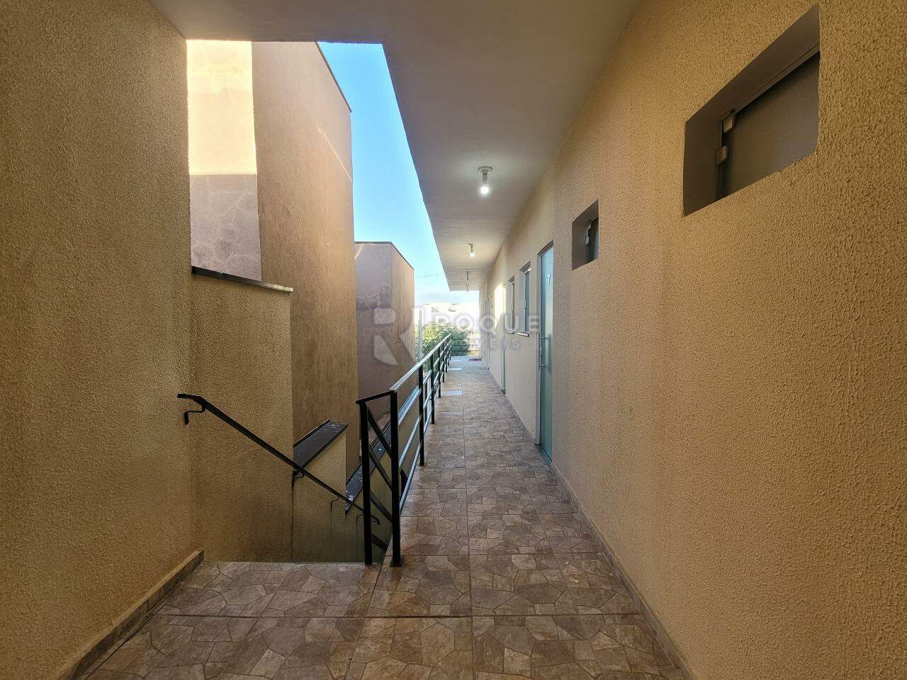 Kitnet para aluguel no bairro Jardim Cidade Universitária I: Corredor Superior 