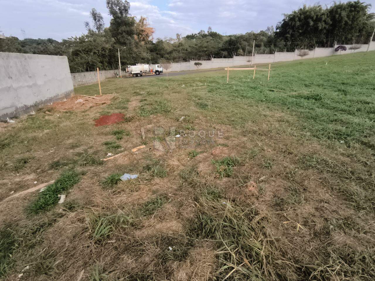 Terreno à venda no bairro Residencial Florisa: 