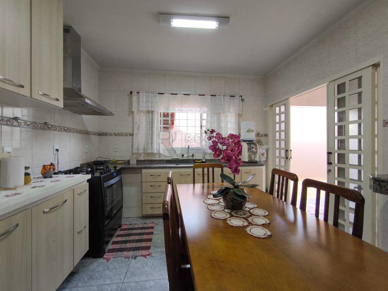 Casa Residencial à venda no bairro Jardim Nova Europa: COZINHA