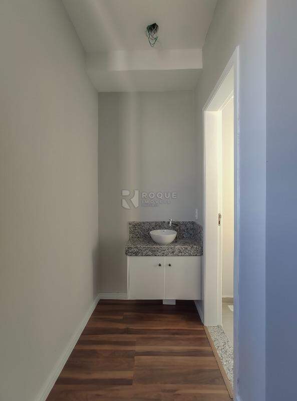 Apartamento para aluguel no bairro Vale das Esmeraldas: Lavabo suíte 