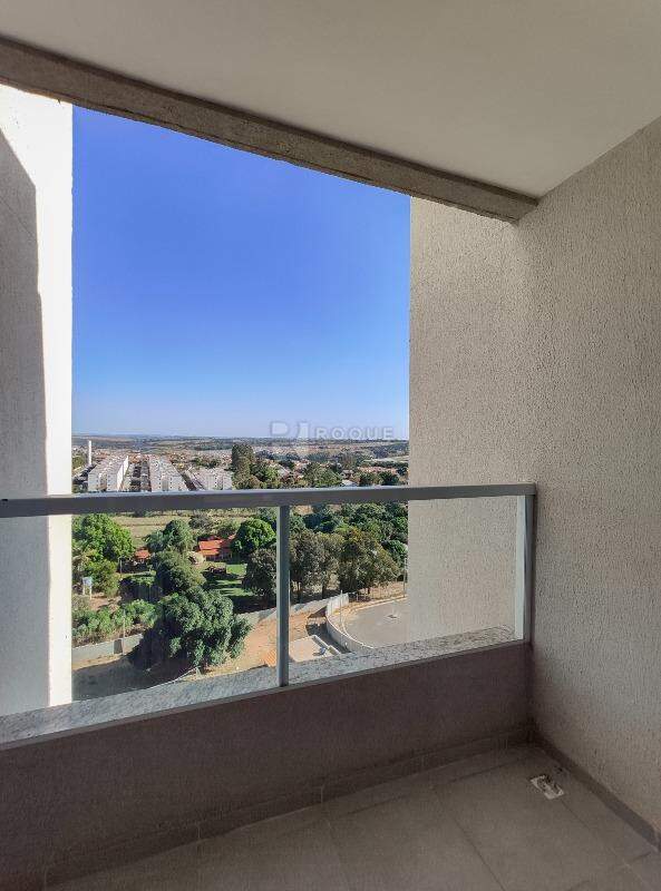 Apartamento para aluguel no bairro Vale das Esmeraldas: Sacada 