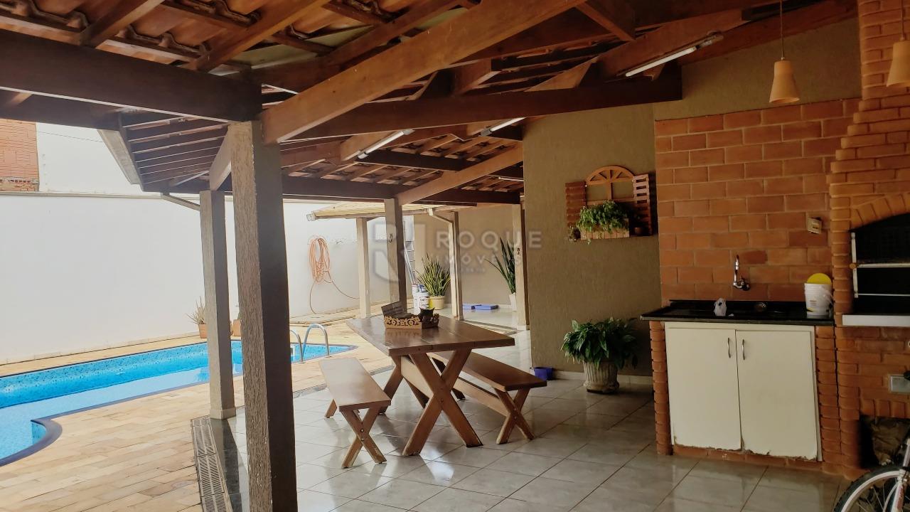 Casa Residencial à venda no bairro Jardim Residencial Village: 