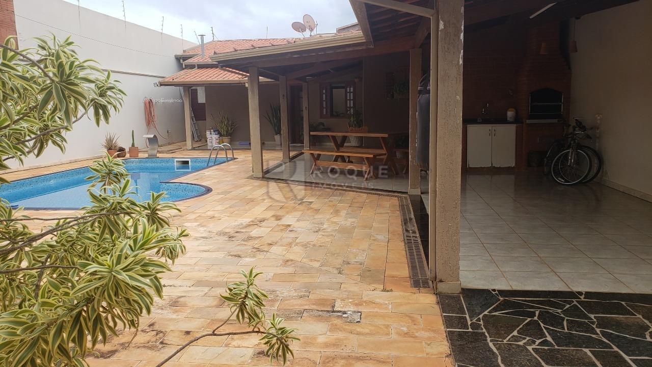 Casa Residencial à venda no bairro Jardim Residencial Village: 