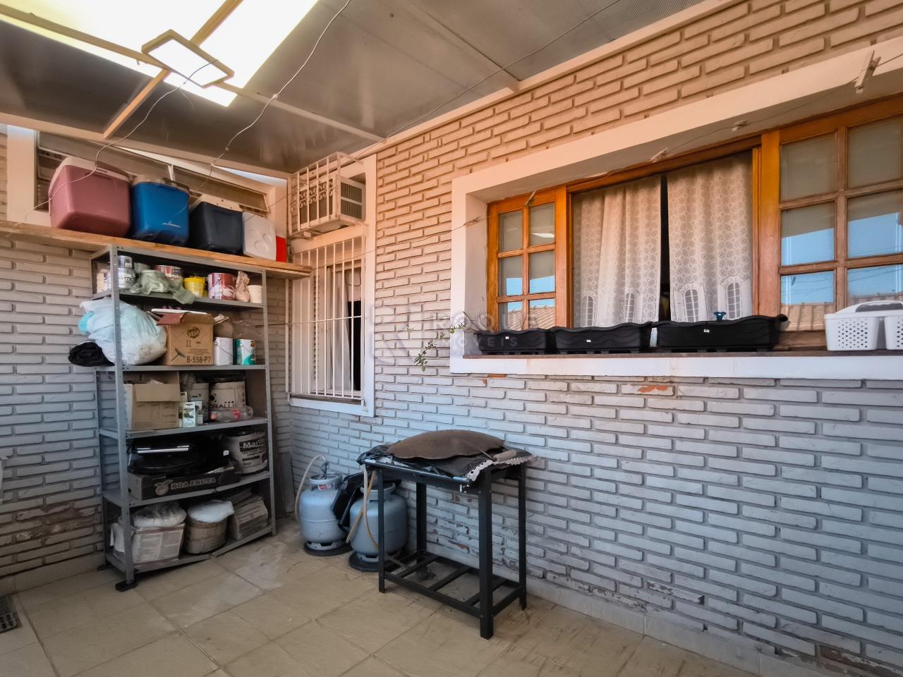 Casa Residencial à venda no bairro Jardim Bandeirantes: ÁREA DE SERVIÇO