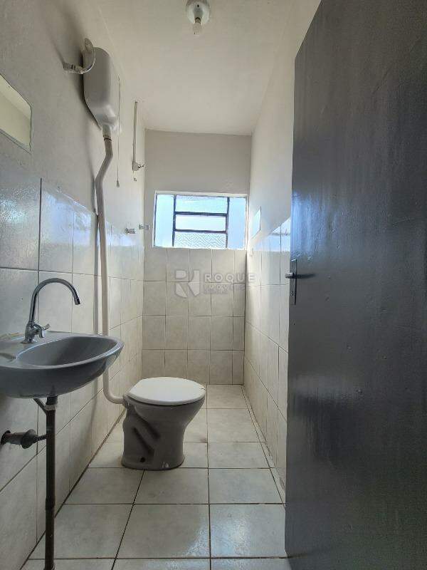 Casa Residencial para aluguel no bairro Jardim Planalto: Wc Social