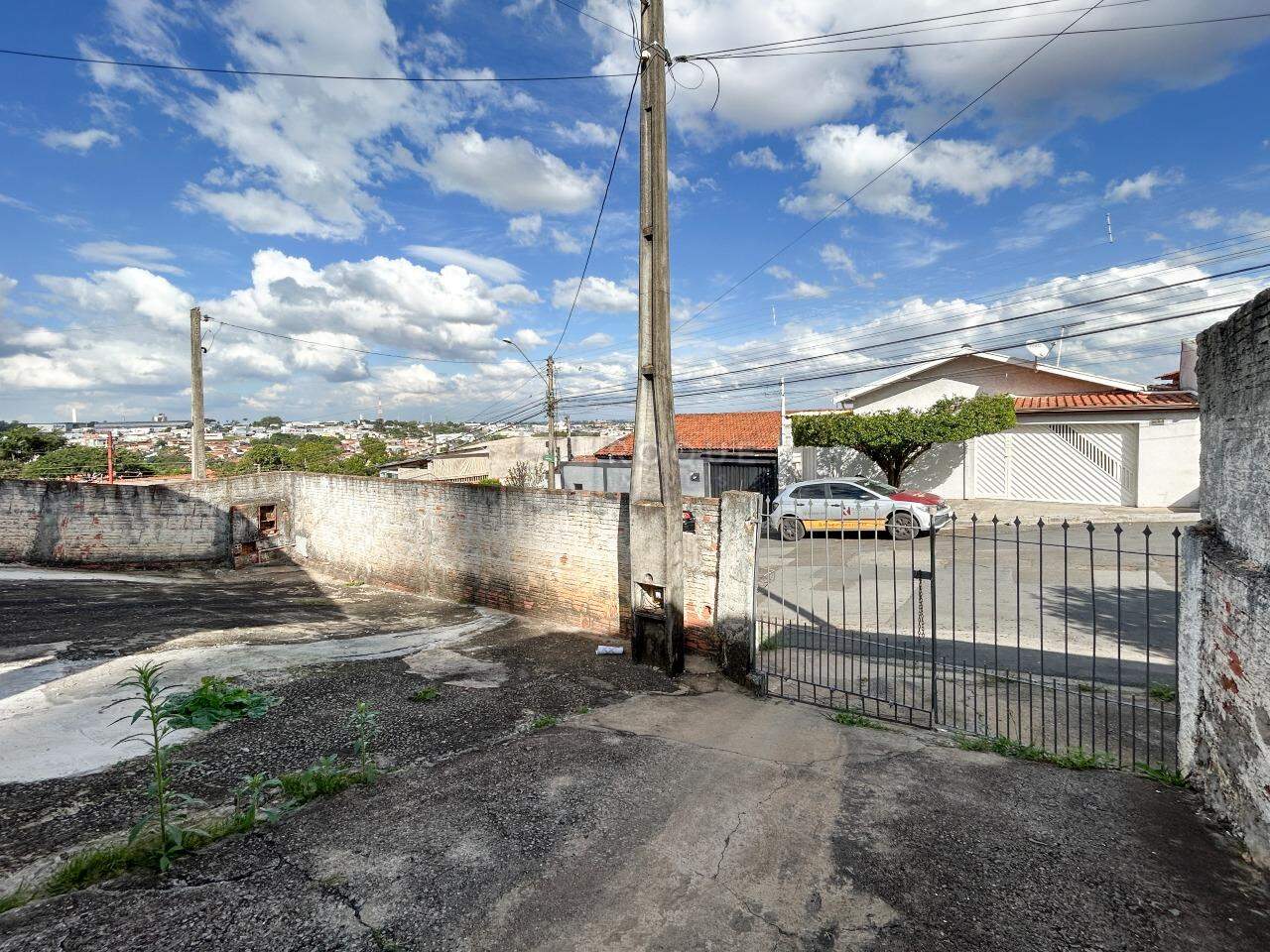 Casa Residencial para aluguel no bairro Jardim Planalto: Frente