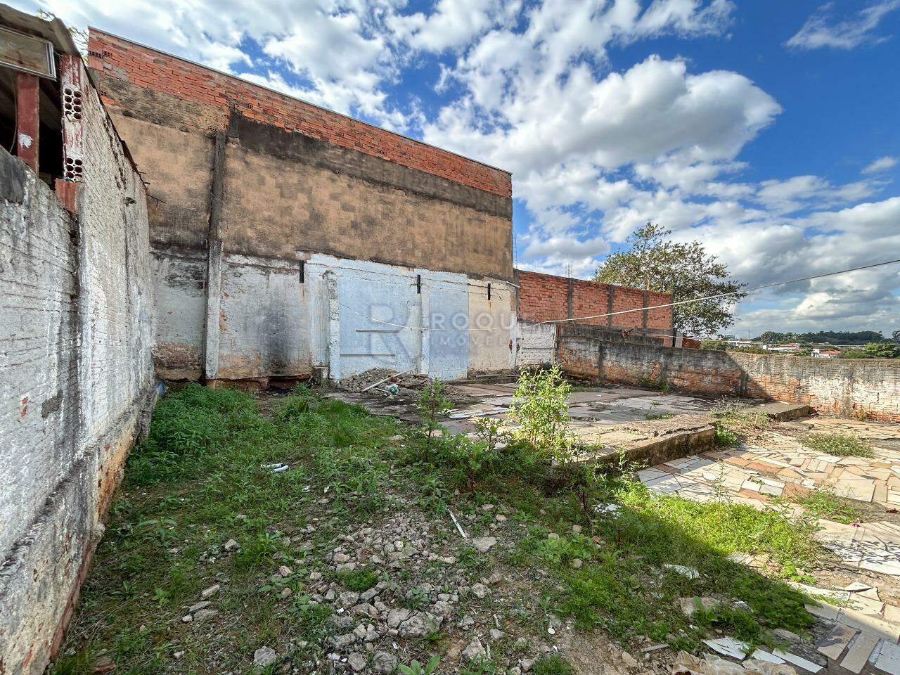 Casa Residencial para aluguel no bairro Jardim Planalto: Fundo