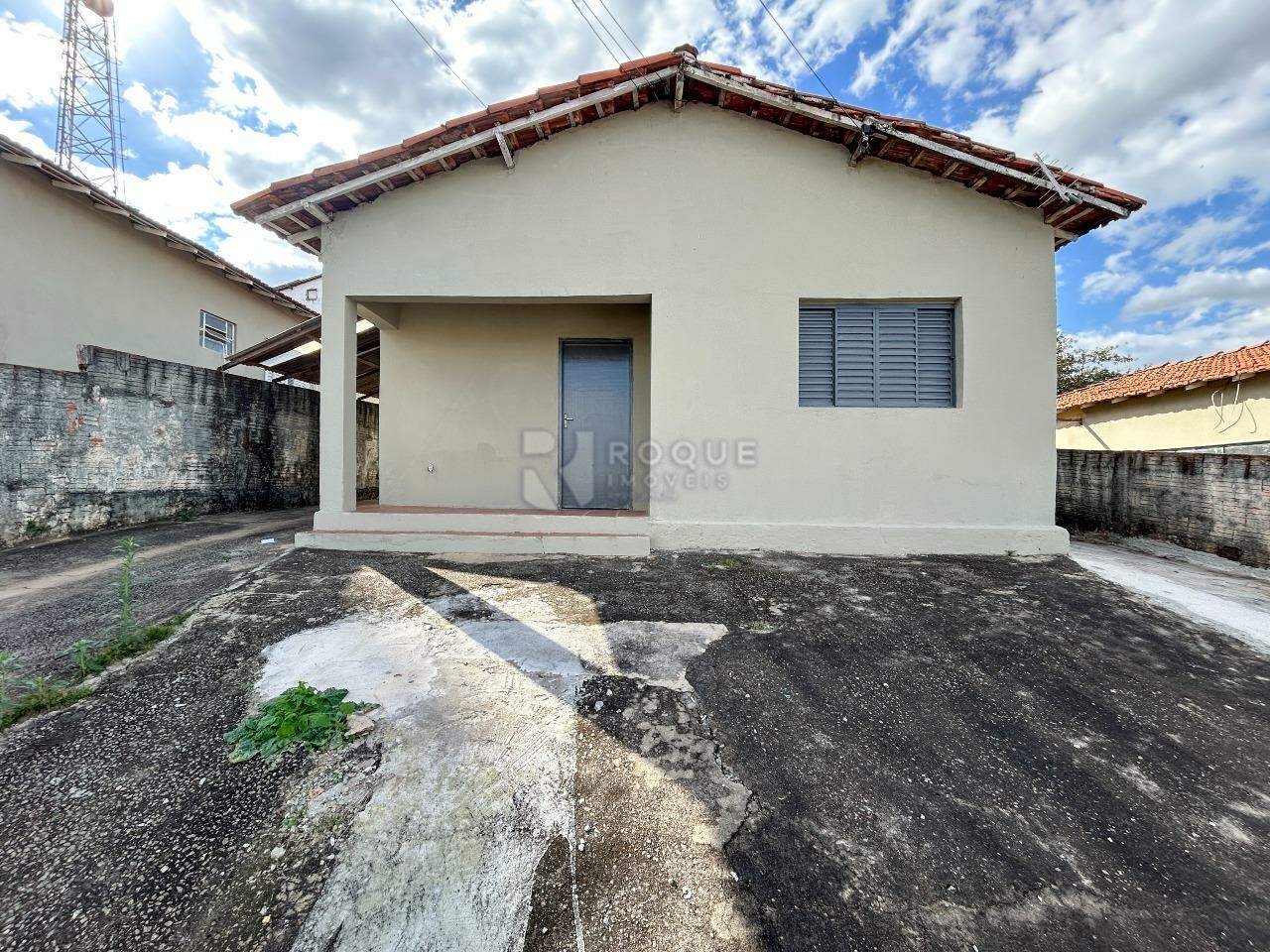 Casa Residencial para aluguel no bairro Jardim Planalto: Frente