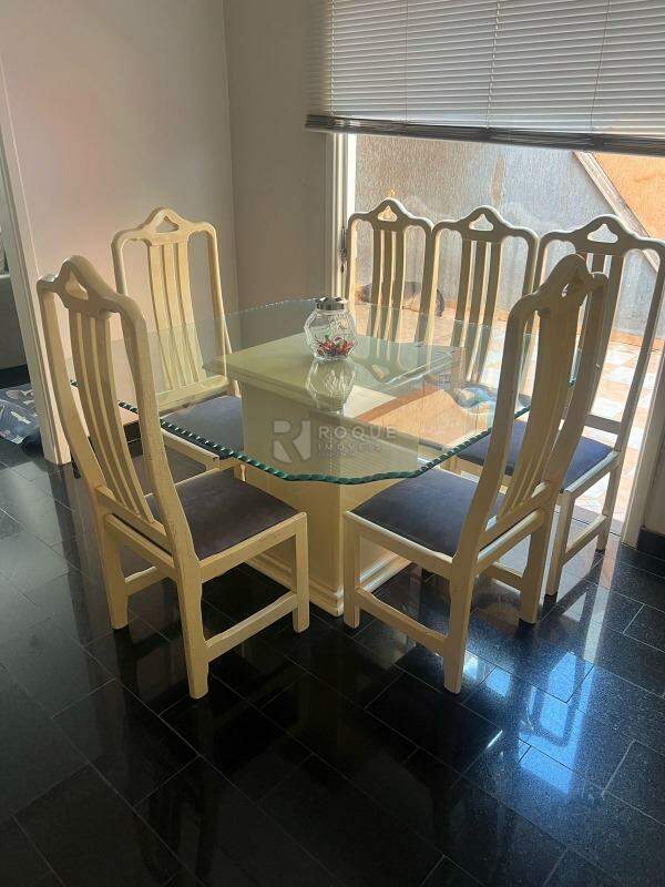 Casa Residencial à venda no bairro Vila Rosana: 