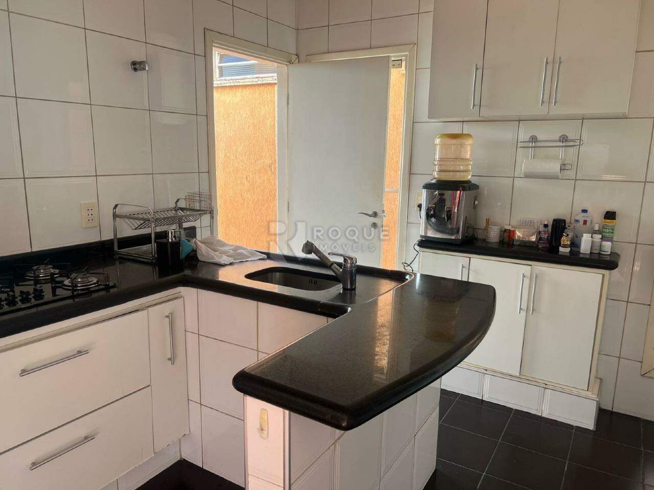 Casa Residencial à venda no bairro Vila Rosana: 