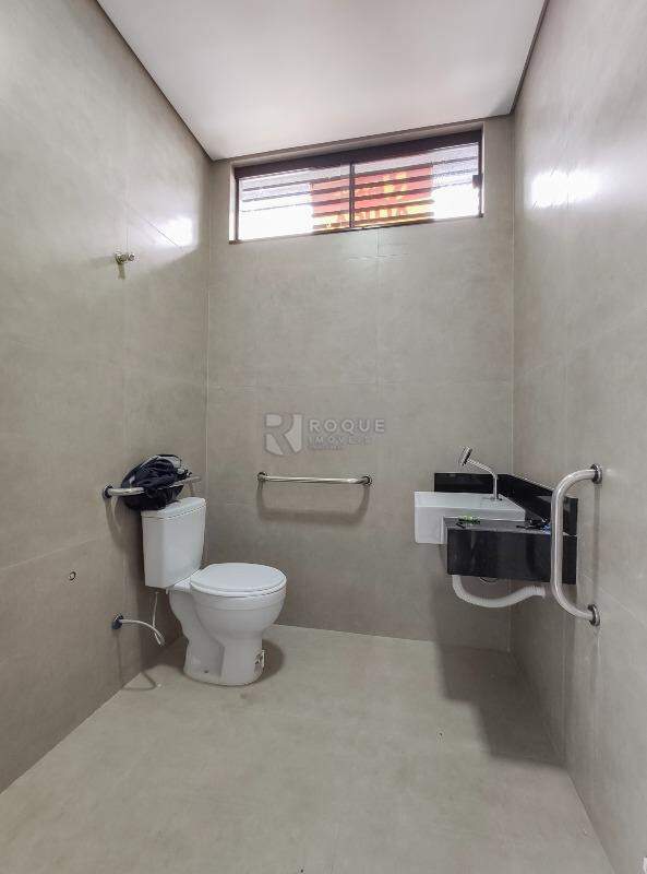 Barracão/Galpão para aluguel no bairro Jardim Residencial e Comercial Alto dos Laranjais:  WC social 1