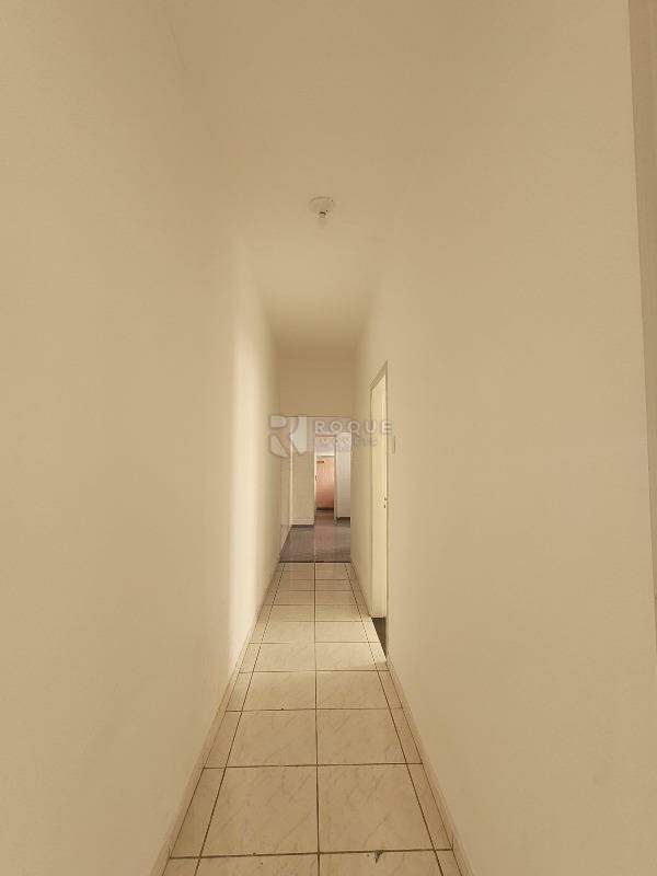 Casa Residencial para aluguel no bairro Centro: Hall Dormitorios 