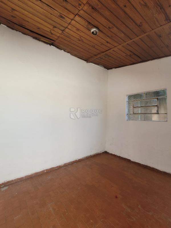 Casa Residencial para aluguel no bairro Centro: Dormitorio Fundos