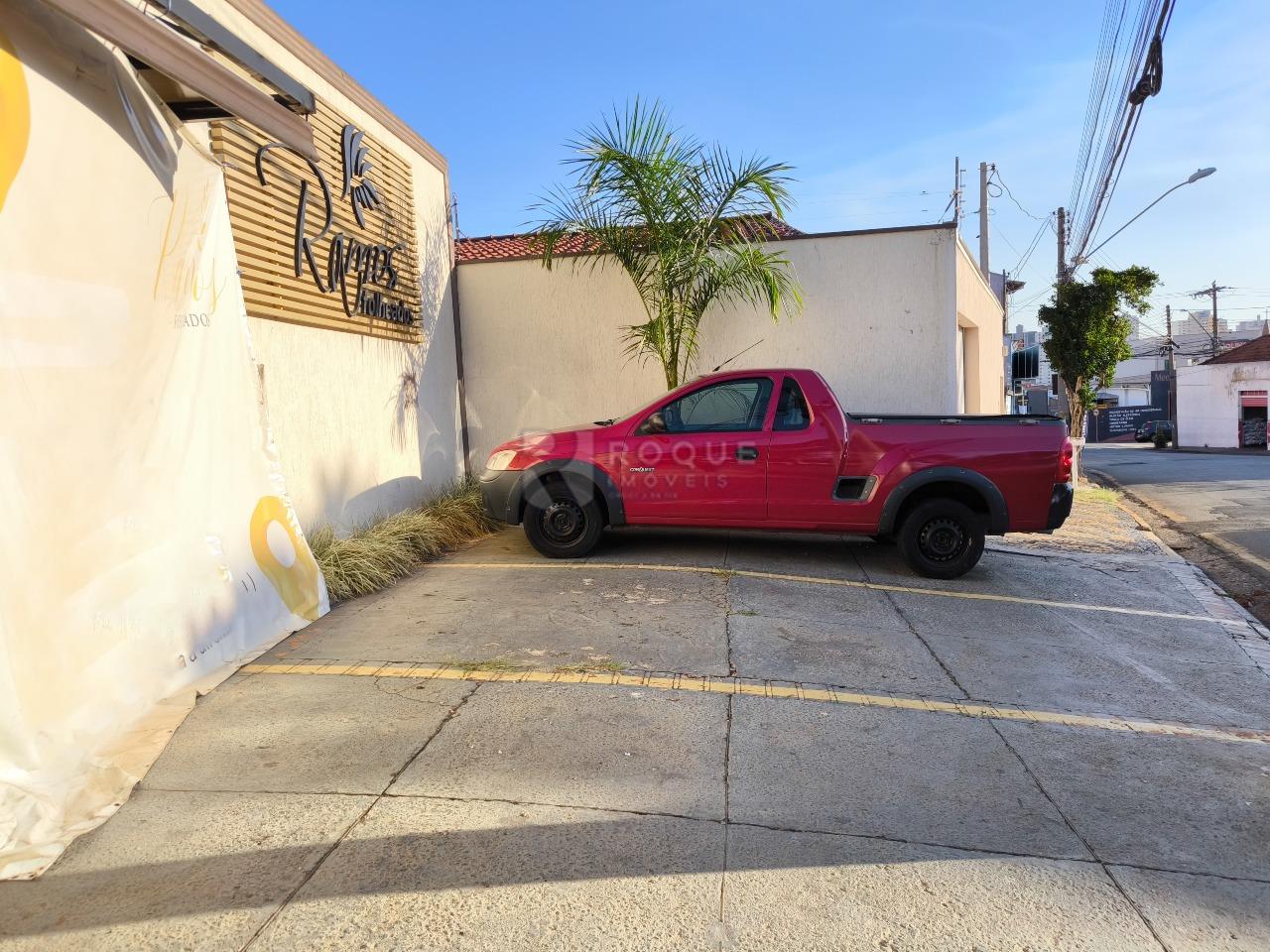 Casa Comercial à venda no bairro Boa Vista: ESTACIONAMENTO