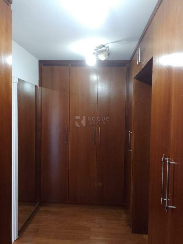 Casa em condomínio à venda no bairro Jardim Residencial Monsenhor Rossi: Closet dormitório 04