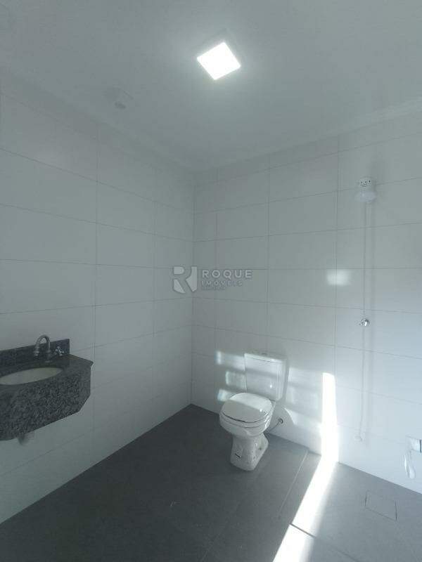 Casa em condomínio à venda no bairro Jardim Residencial Monsenhor Rossi: WC externo