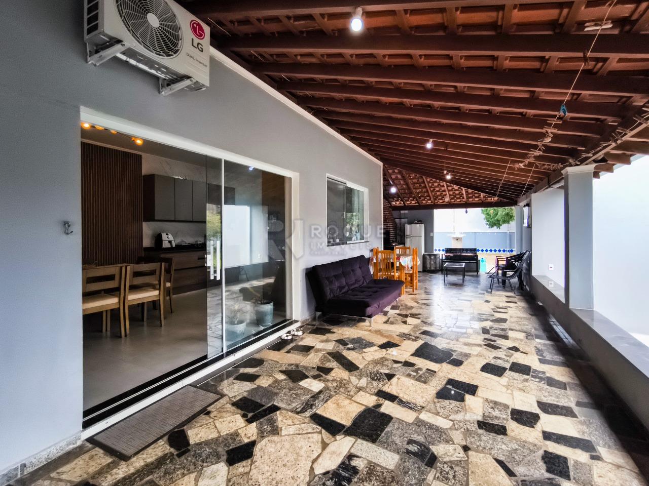 Chácara à venda no bairro Bairro dos Pires de Baixo: VARANDA