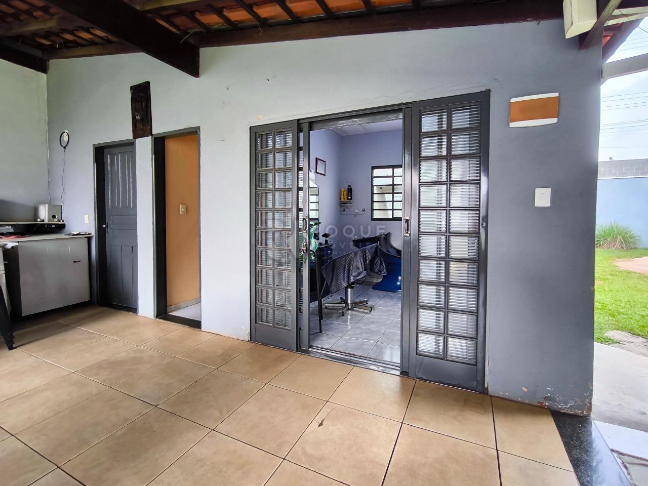 Chácara à venda no bairro Bairro dos Pires de Baixo: SALÃO