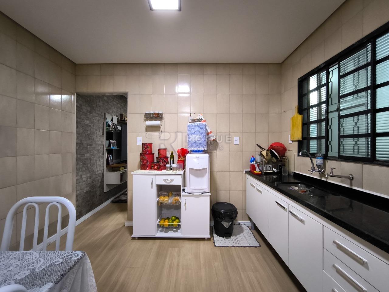 Casa Residencial à venda no bairro Parque Residencial Santa Eulália: COZINHA