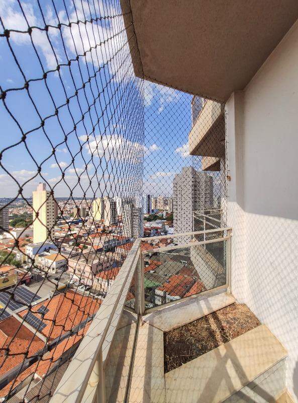 Apartamento para aluguel no bairro Centro: Sacada