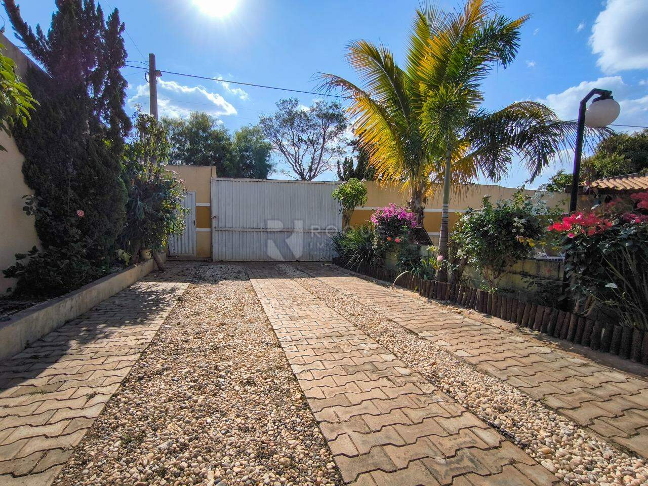 Chácara à venda no bairro Pires de Cima: GARAGEM