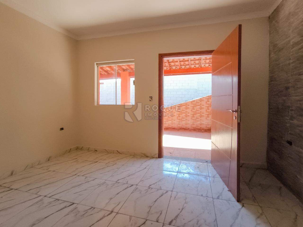 Chácara à venda no bairro Jardim Lagoa Nova: SALA DE ESTAR