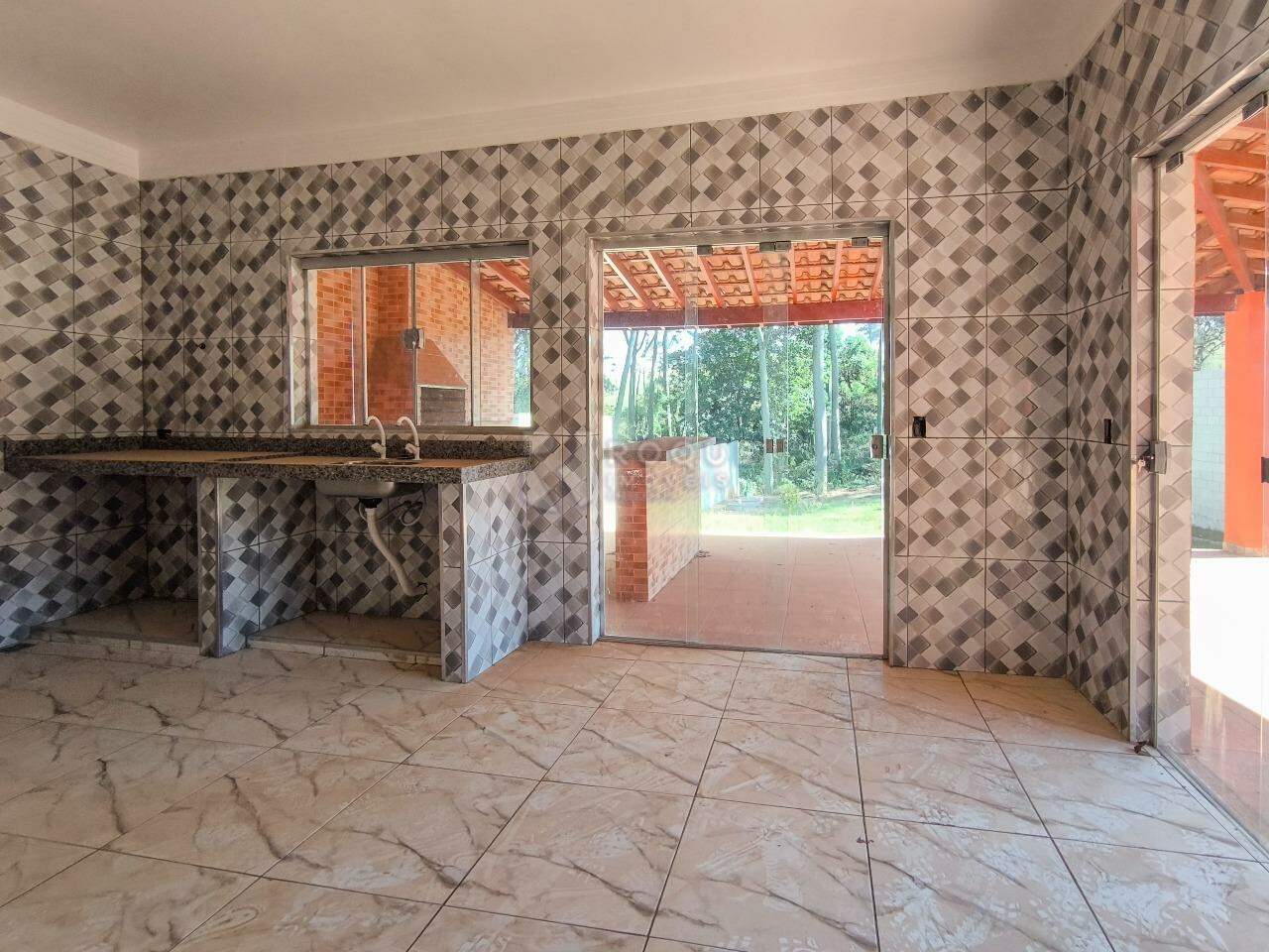 Chácara à venda no bairro Jardim Lagoa Nova: COZINHA