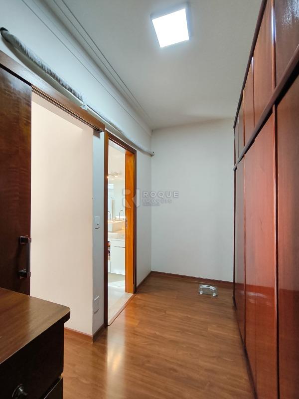 Casa em condomínio à venda no bairro Jardim Terras de Santa Elisa: CLOSET SUÍTE MASTER