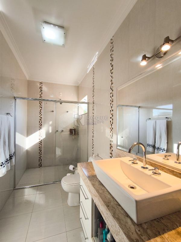 Casa em condomínio à venda no bairro Jardim Terras de Santa Elisa: WC SUÍTE MASTER