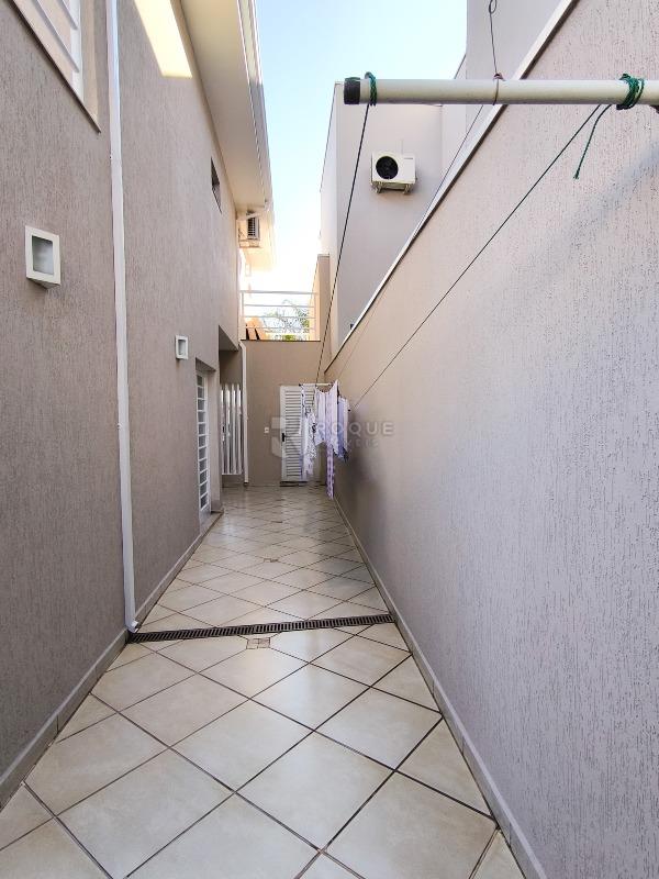 Casa em condomínio à venda no bairro Jardim Terras de Santa Elisa: ÁREA DE VARAL