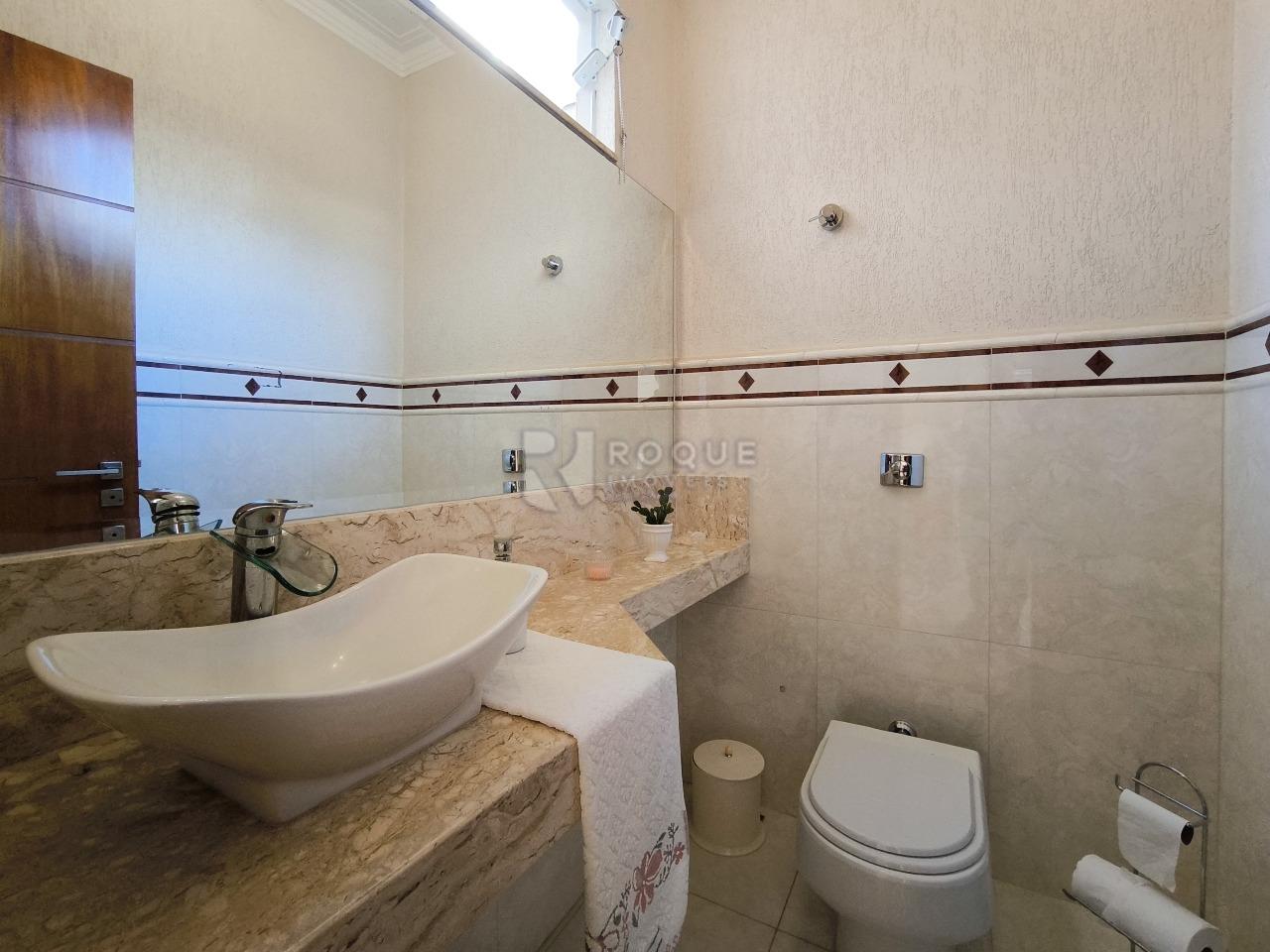 Casa em condomínio à venda no bairro Jardim Terras de Santa Elisa: LAVABO