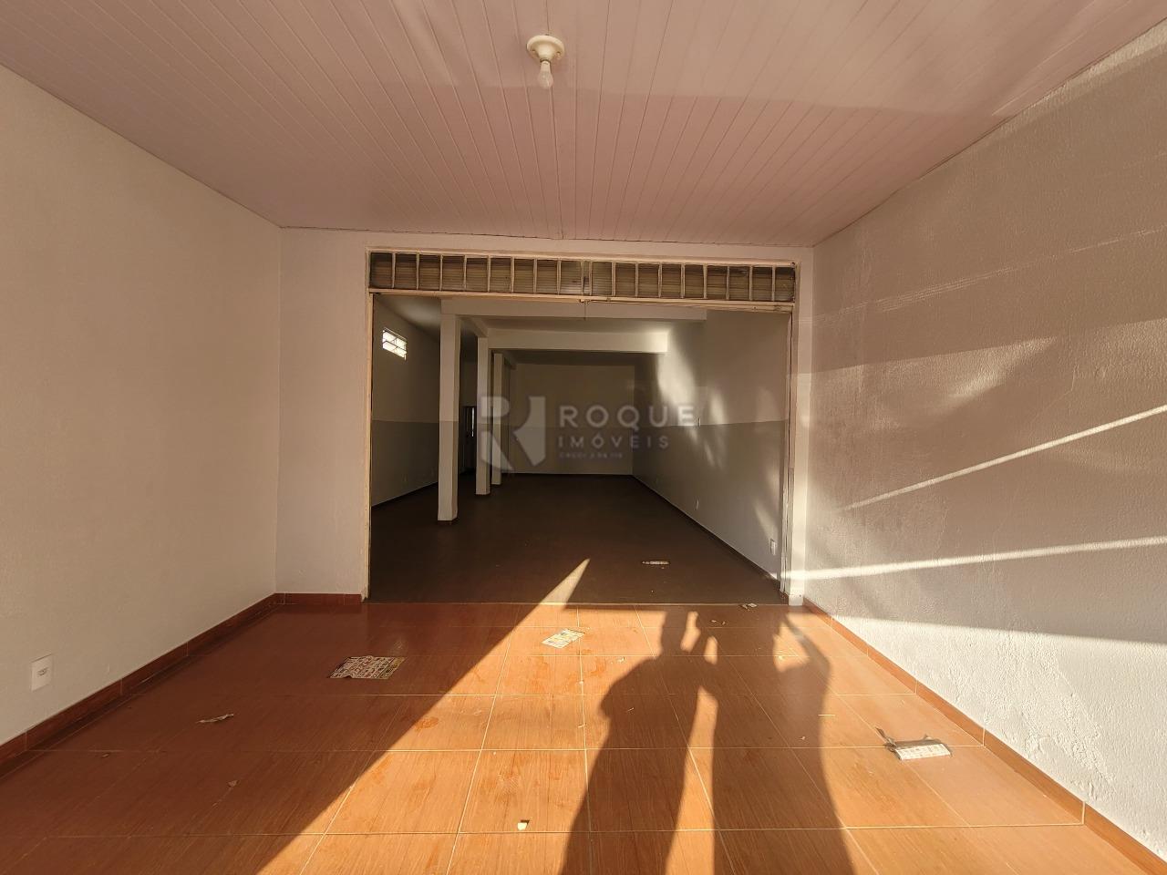 Salão para aluguel no bairro Residencial Costa Verde: Garagem