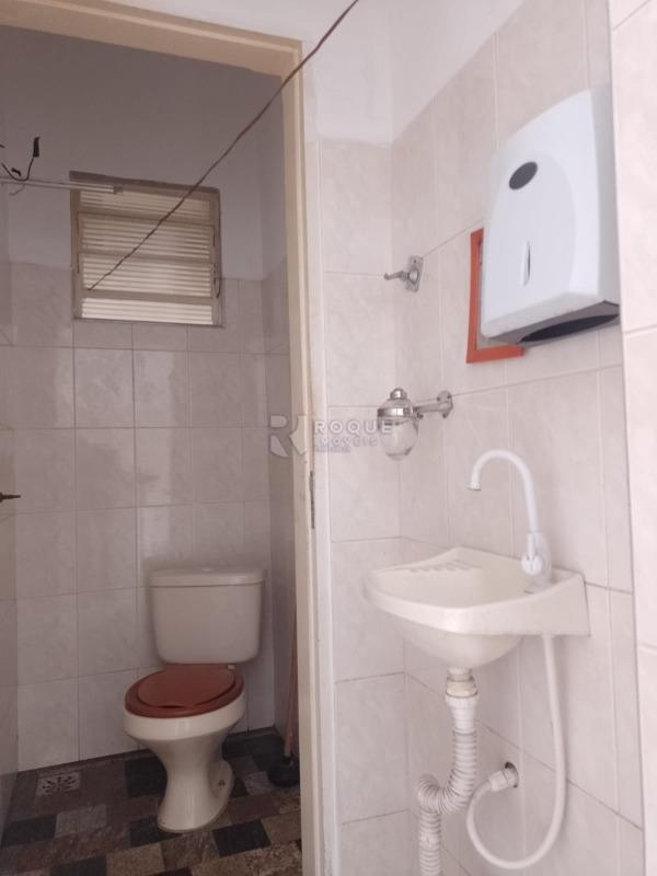 Salão para aluguel no bairro Parque Residencial Santa Eulália: WC social