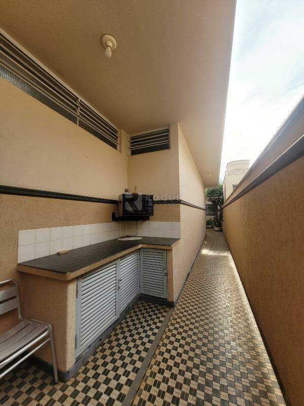 Casa Residencial para aluguel no bairro Centro: Corredor