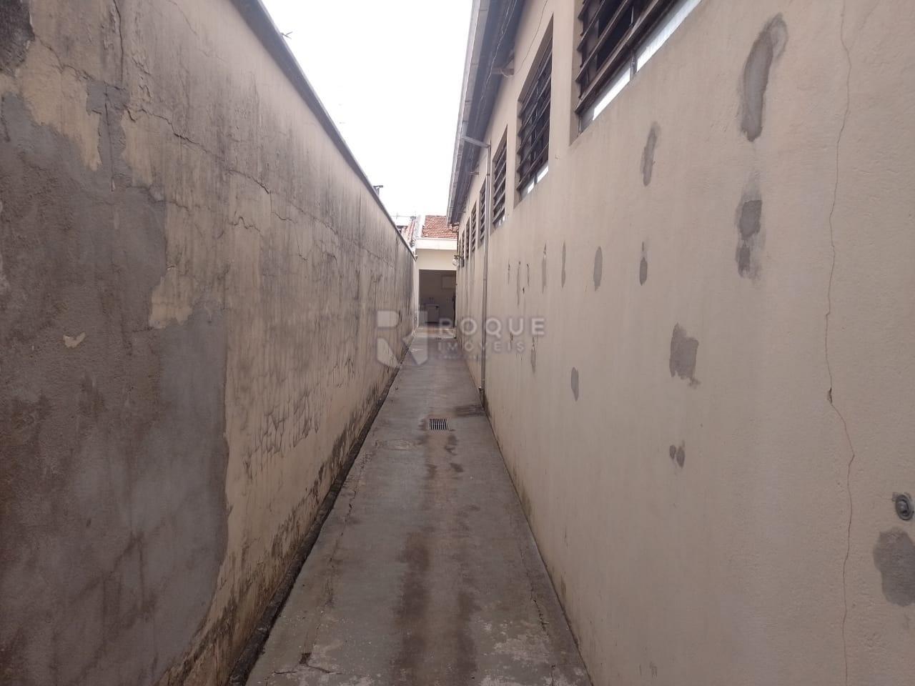 Casa Residencial para aluguel no bairro Vila São João: Corredor de acesso