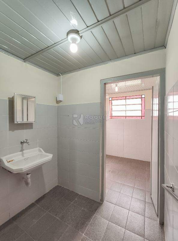 Casa Residencial para aluguel no bairro Vila Cristovam: Lavabo 