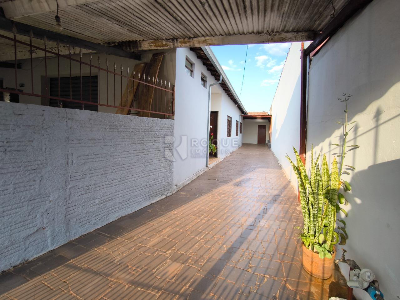 Casa Comercial à venda no bairro Jardim Nova Itália: GARAGEM