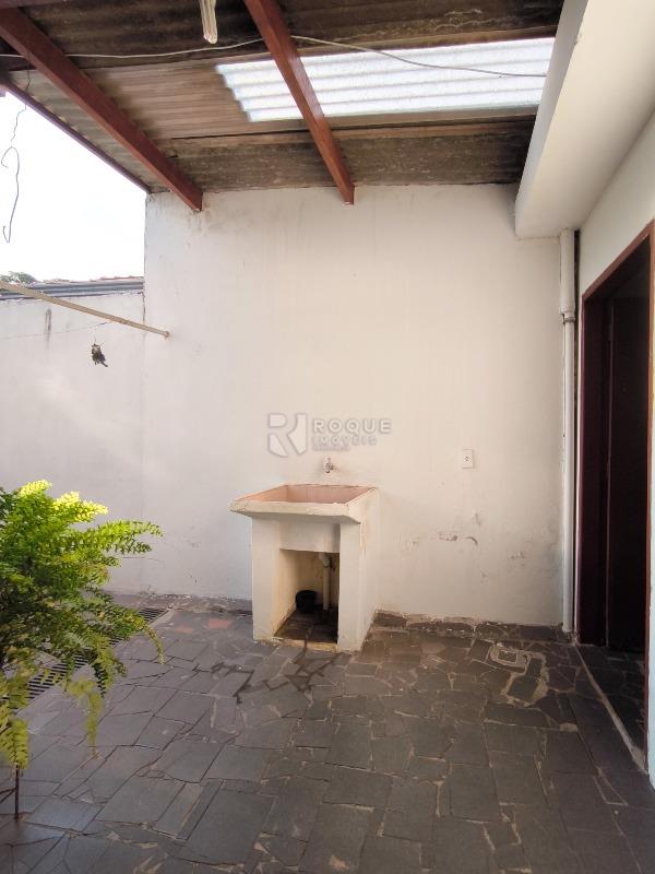 Casa Comercial à venda no bairro Jardim Nova Itália: LAVANDERIA EDÍCULA