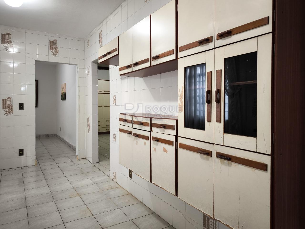 Casa Comercial à venda no bairro Jardim Nova Itália: COZINHA
