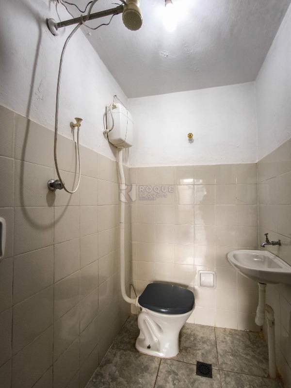 Casa Comercial à venda no bairro Jardim Nova Itália: BANHEIRO SOCIAL EDÍCULA