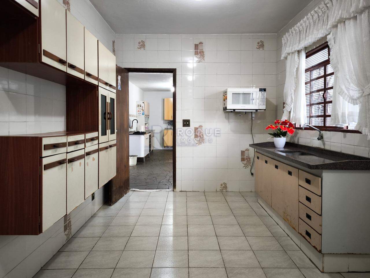 Casa Comercial à venda no bairro Jardim Nova Itália: COZINHA