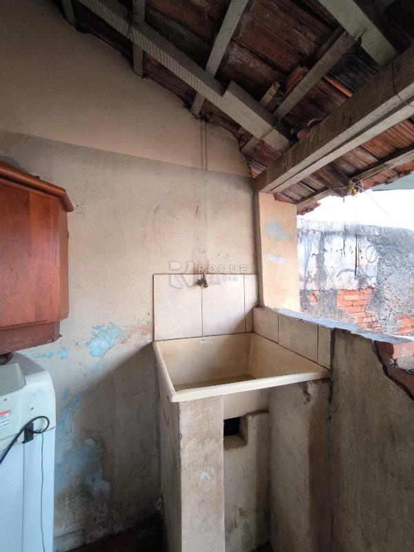 Casa Residencial à venda no bairro Vila São João: LAVANDERIA