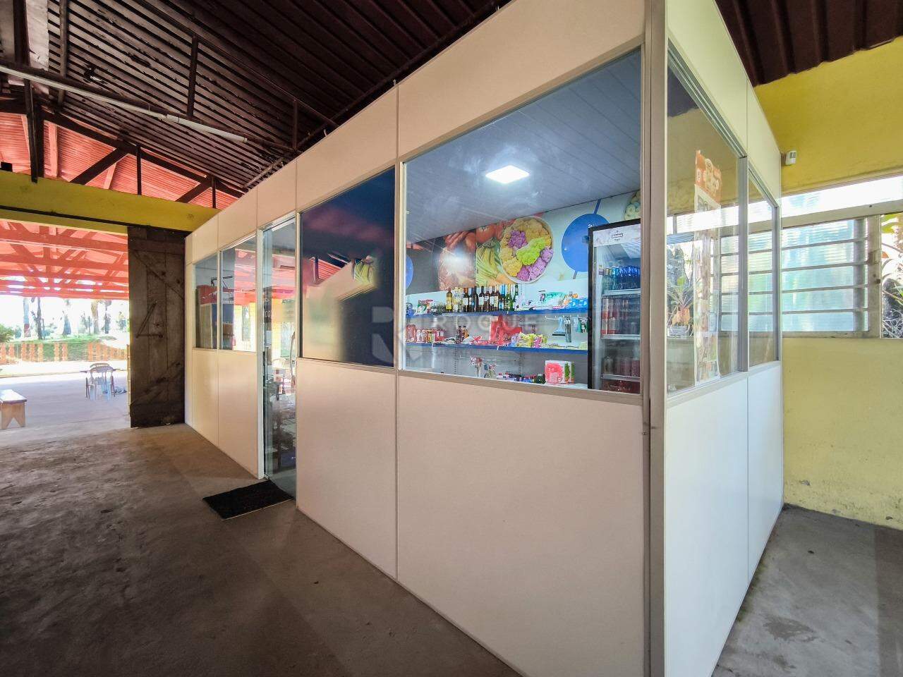 Casa em condomínio à venda no bairro Bairro dos Pires: MERCADO