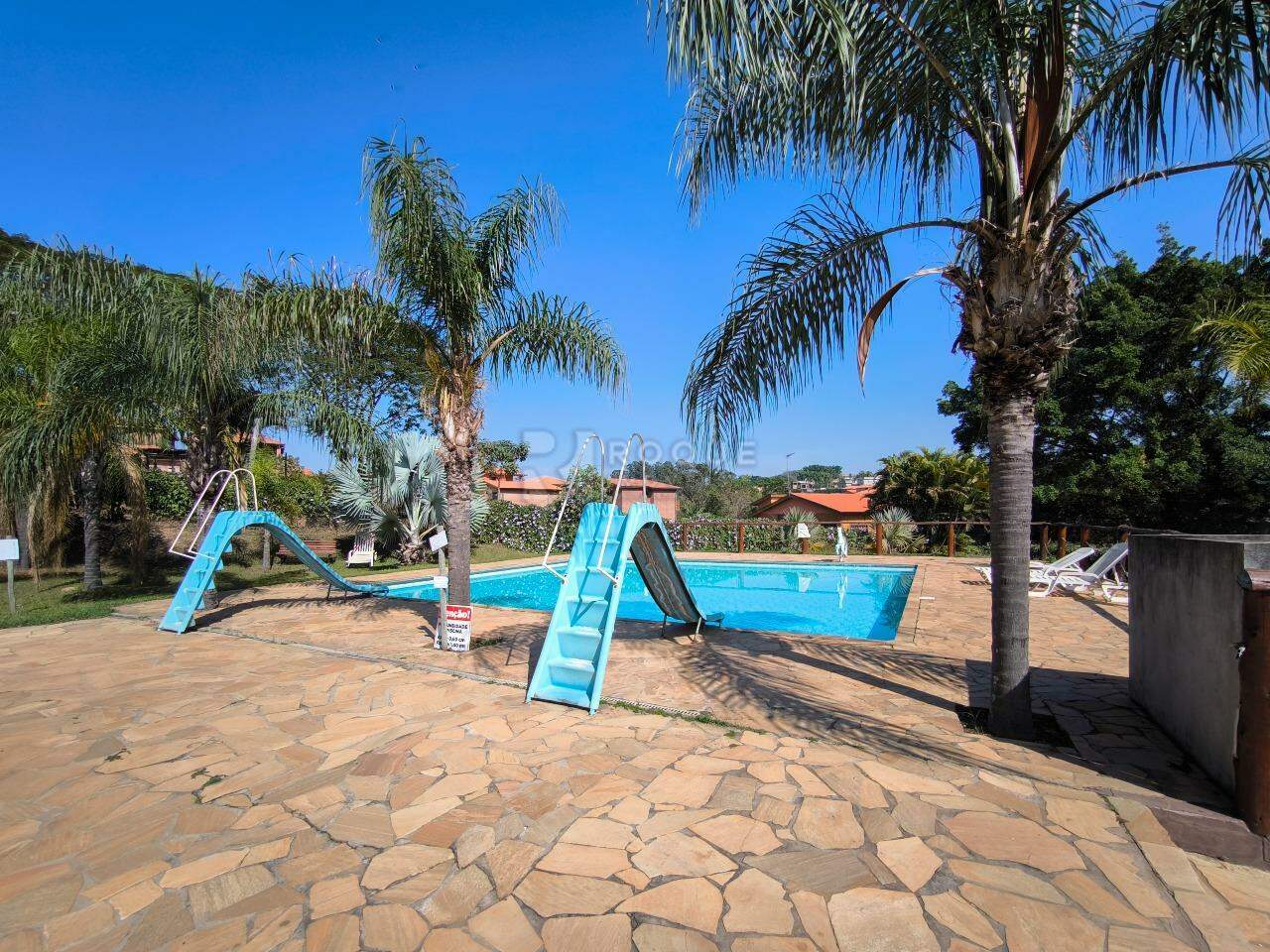 Casa em condomínio à venda no bairro Bairro dos Pires: PISCINAS