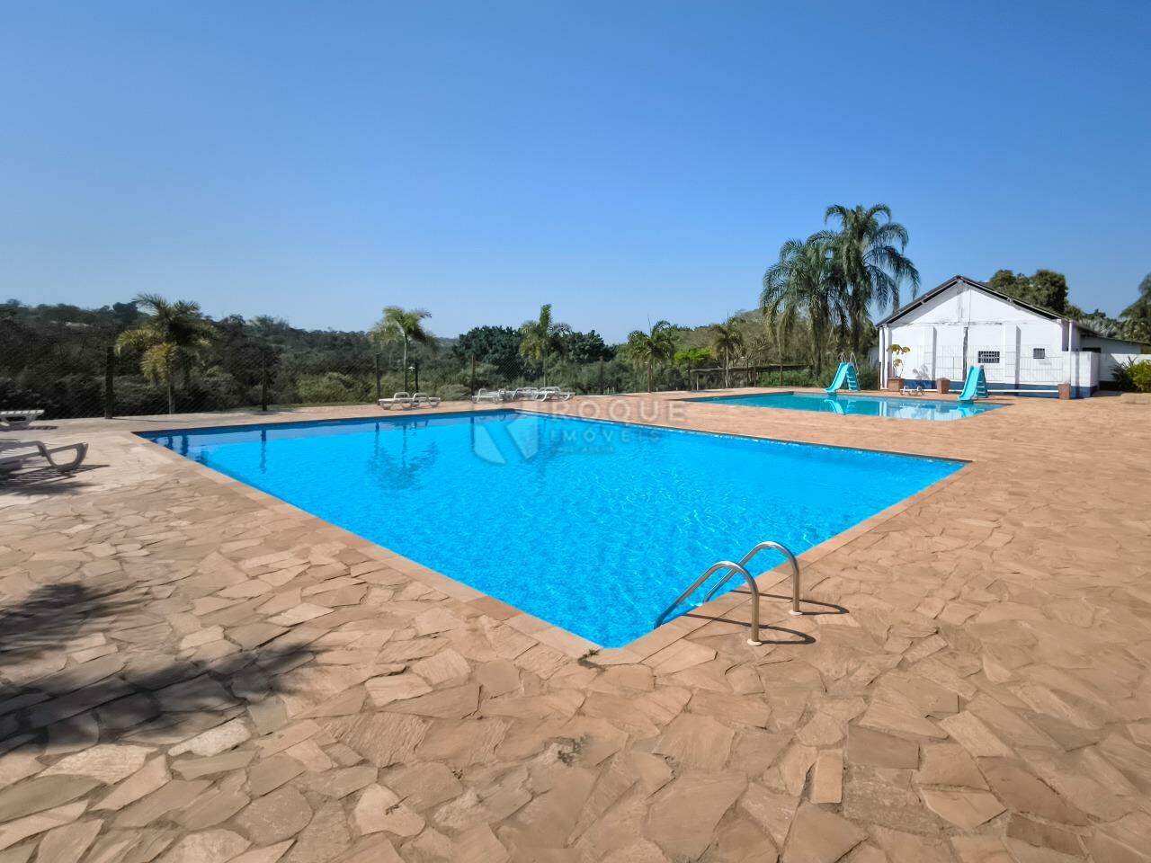 Casa em condomínio à venda no bairro Bairro dos Pires: PISCINAS