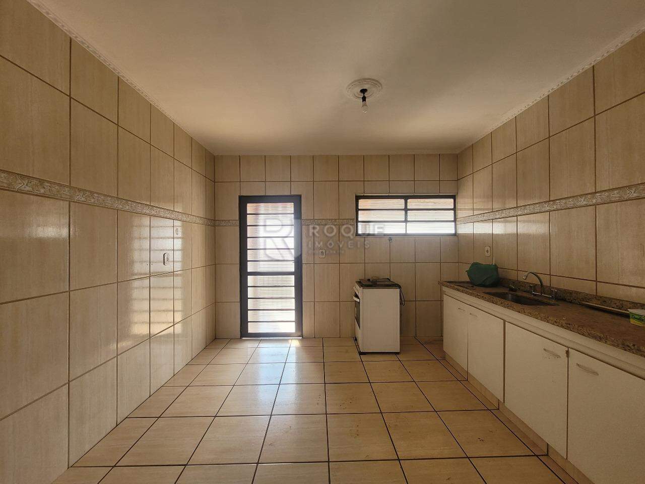 Casa Residencial para aluguel no bairro Jardim Orestes Veroni: Cozinha