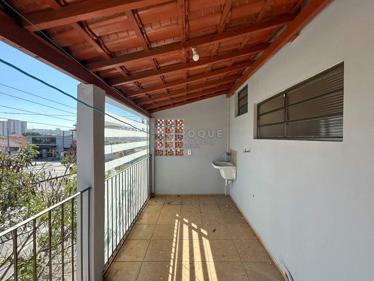 Casa Residencial para aluguel no bairro Jardim Orestes Veroni: Área de serviço 