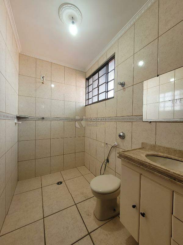 Casa Residencial para aluguel no bairro Jardim Orestes Veroni: WC suíte